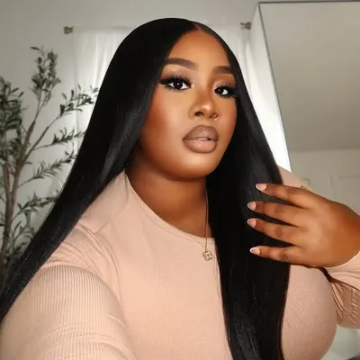 Karla Tobie |📍NYC Influencer & Content Creator profile