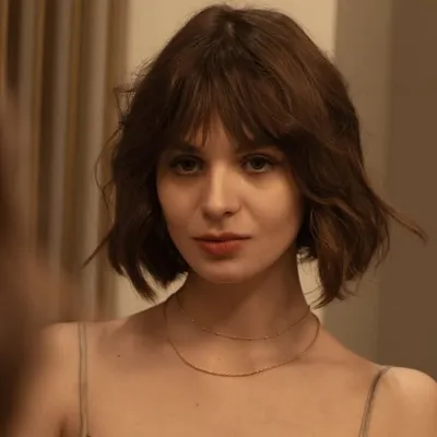 Karolina Maras | classic vintage style profile
