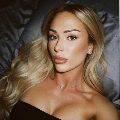 KarrenJade🧿 profile