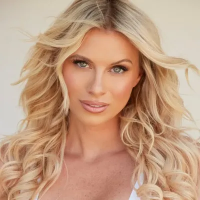 KATIE MACNEIL profile