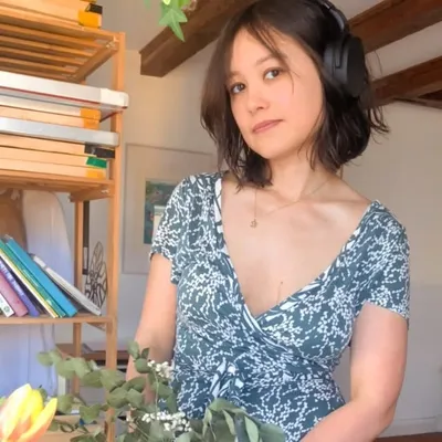 Kat J Weiss profile