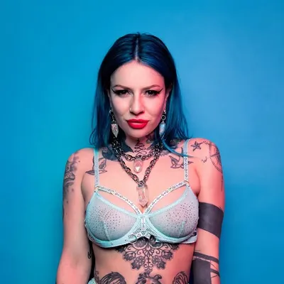 REBECCA CROW ๐ฌ๐ง profile