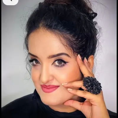 Simran | Makeup Artist | Influencer | Educator profile