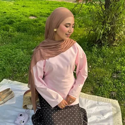 Reena Kausar ๐ profile
