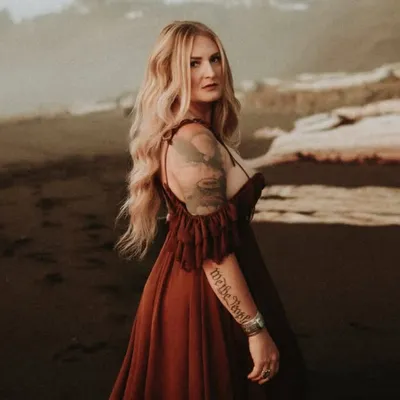 Krissy Botz | CA Portrait Artist profile