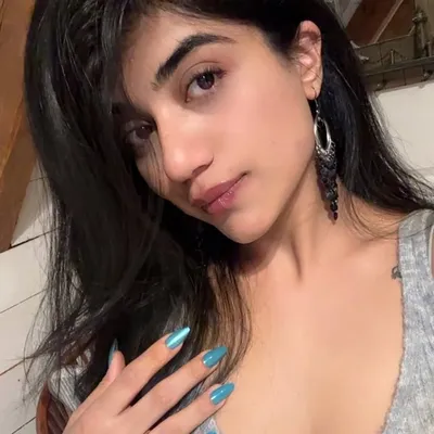 Simran 🫶🏻 profile