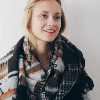 Leni profile