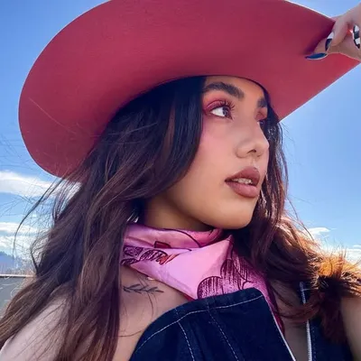 Kelly Claireth profile