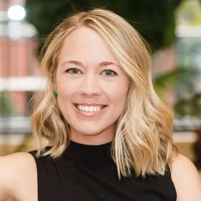 Kelly Hayes profile