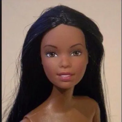 La niña Kelly profile