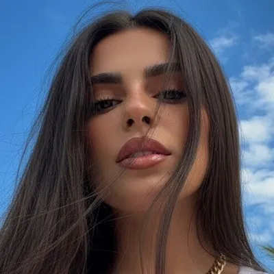 Kenza ♒️ profile