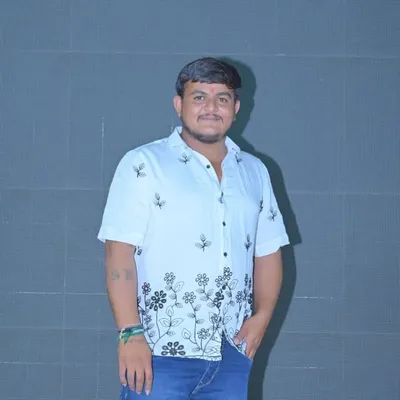 ๐๐ฃ ๐ไน๐จ๐๐ โ๐ดPATEL โข profile