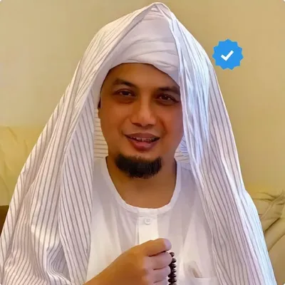 KH M Arifin Ilham Official profile