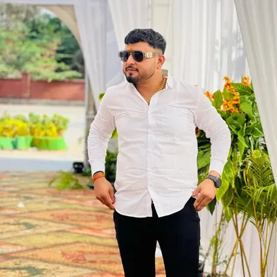 SUNNY KHANDVE ⚜️ profile