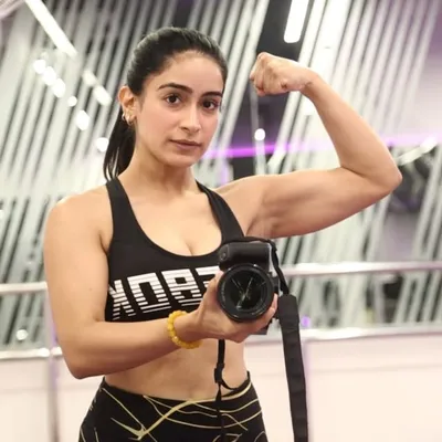 Khushboo Bhola
