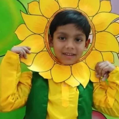 khushi solanki profile