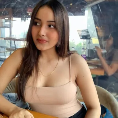 Khushi Bhullar profile