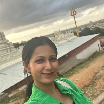 Khushi Gupta profile