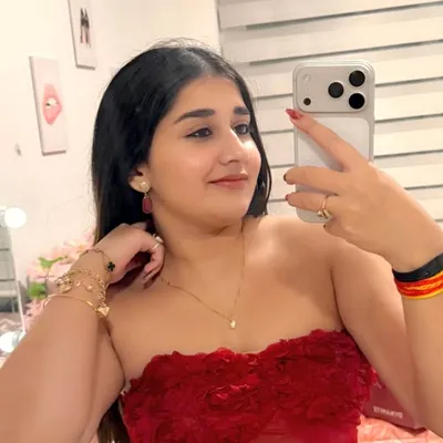Khushi Luthra profile