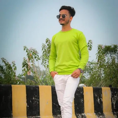 خوشنود فاروقی profile