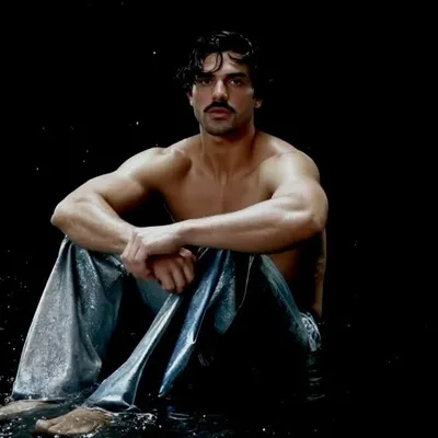 KHVICHA LUCCA / ARTIST / PHOTOGRAPHER / DIRECTOR profile