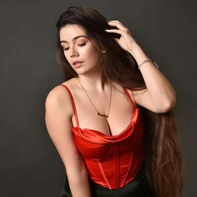 Kiany Shirin ๐บ profile