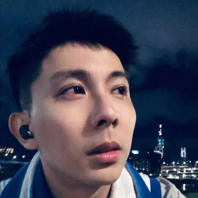我是振塏,不是草寫 profile