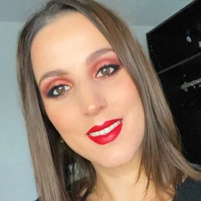 KIKI🦋Makeup Artist profile