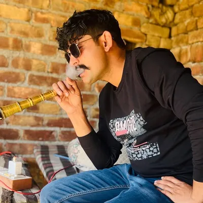 Kirshi Thakur profile