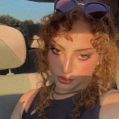 ⊱ K A T I A ⊰ profile
