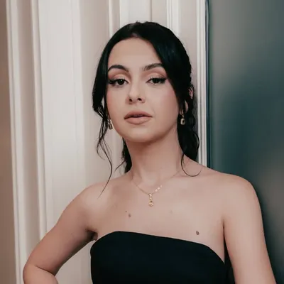 Klara Castanho profile
