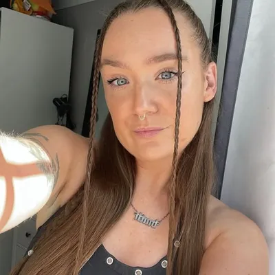 kelly louise profile