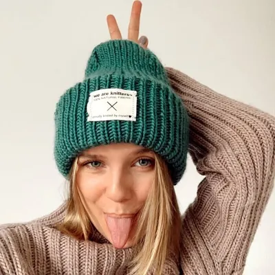 KnitsByCari // Carina Schauer profile