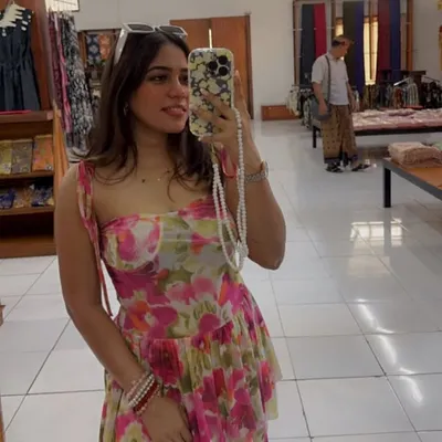 Komal Agrahari profile