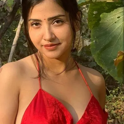 Komal Sharma profile