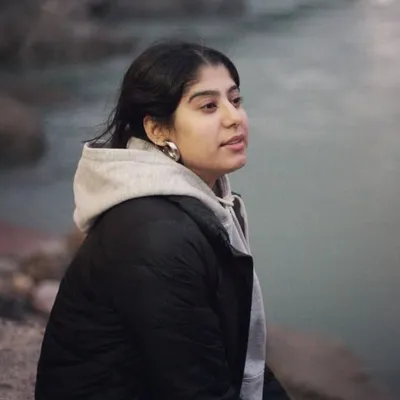 KOMAL😎 profile