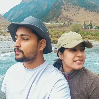 Komal & Randhir profile