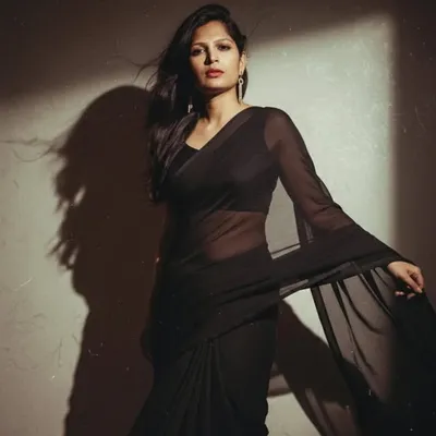 Komal Hans profile