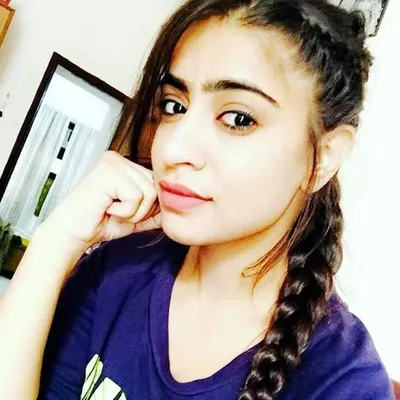 Komal Kaur ๐ profile