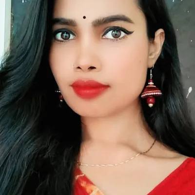 komal roy profile