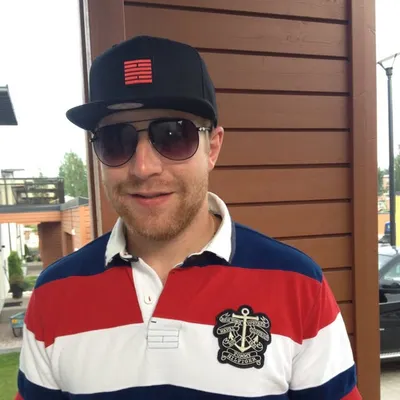 Leo Komarov profile