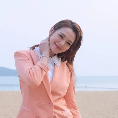 Konnie Crab 呂慧儀 profile