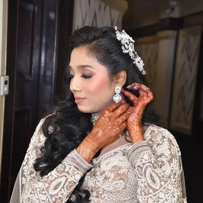 Kanpur Makeup Artist ๐ profile