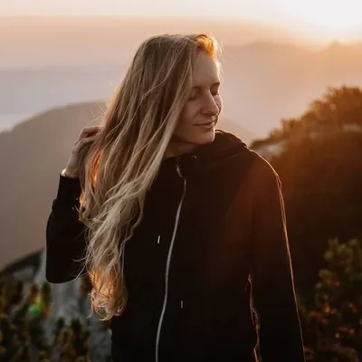 Nicole profile