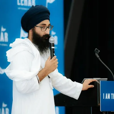 ๐๐ฎ๐ซ๐ค๐๐๐ซ๐๐ญ ๐๐ข๐ง๐ ๐ก | Traditional Sikh in a Modern World profile
