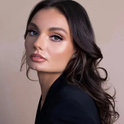 Tina Lezhe profile