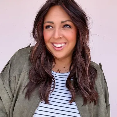 Krystal ☺︎︎ feel-good wellness | curvy confidence profile