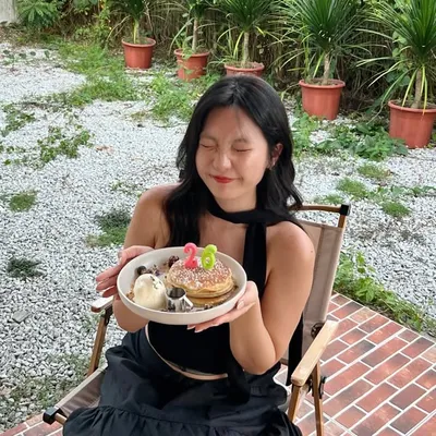 KRYSTAL LOH profile