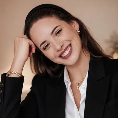 Melanie Kuenzli | Tuscany · Como · Marbella · Ibiza Weddings profile