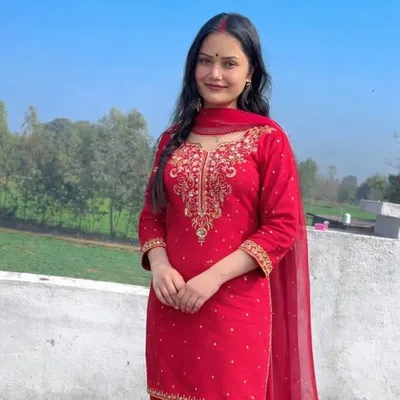 Khushi Thakur profile